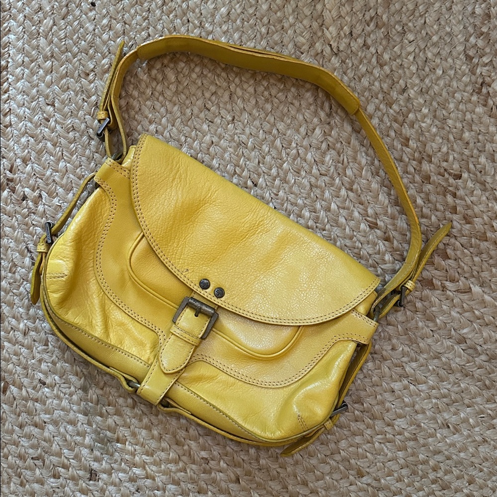 Leather shoulder bag